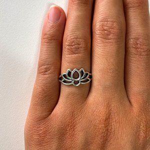 NWOT Silver Lotus Flower Ring, Size 6.5